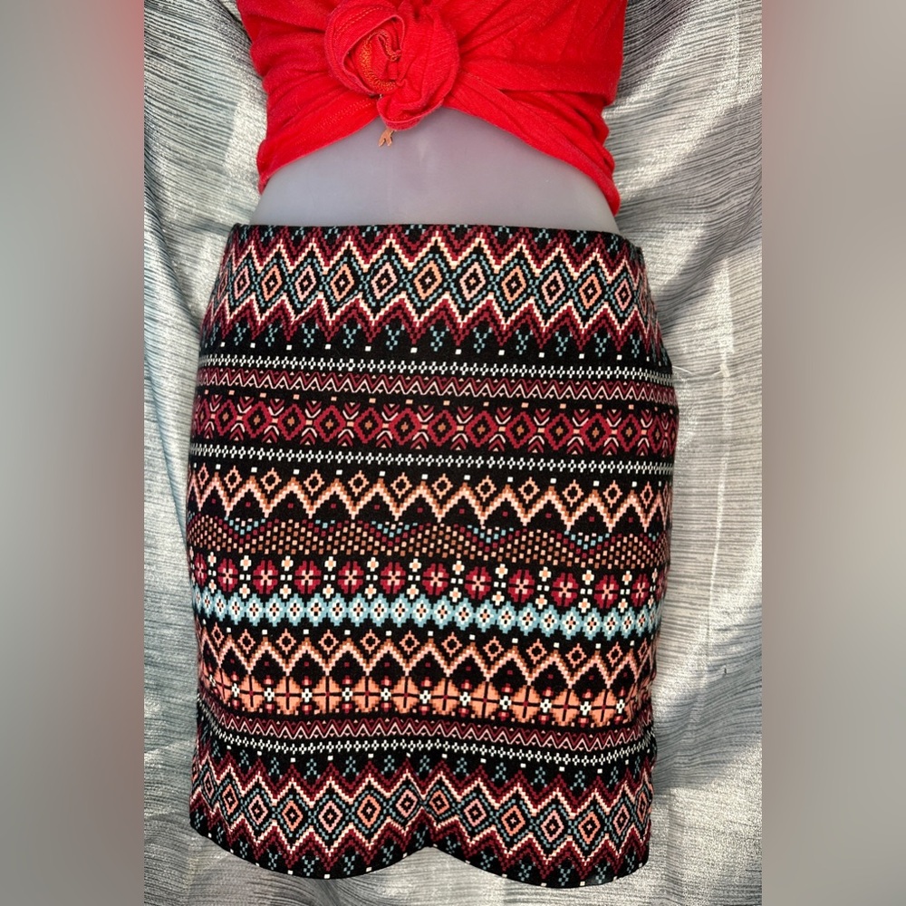 Forever 21 ~ ‘XXI’ Geometric Print Stretch Pencil Tube Skirt